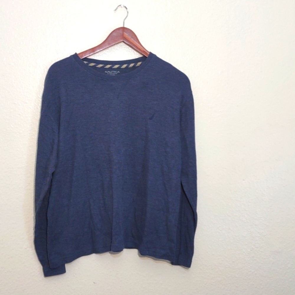 USED NAUTICA SLEEP WEAR LONG SLEEVE SHIRT HAS BLEACH STAINS ON BACK SIZE MEDIUM